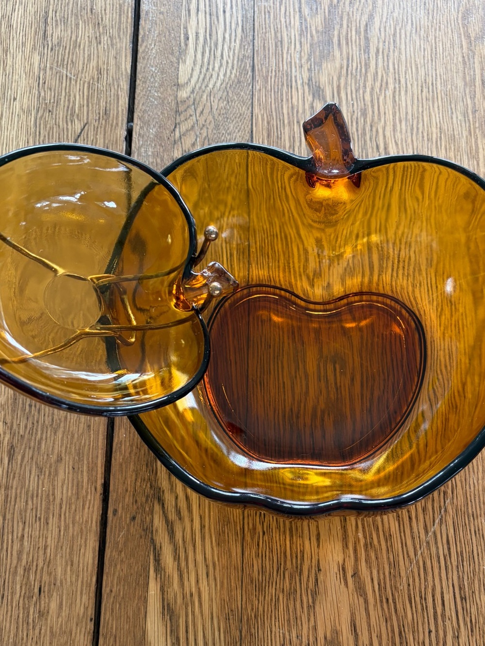 Source Unknown Amber Apple Glass Serving Bowl with Dip Cup